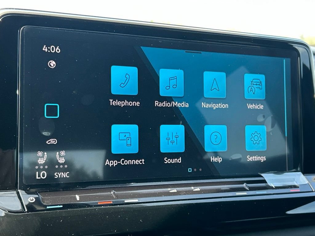 New 2026 Volkswagen Atlas Cross Sport SE FWD image 33