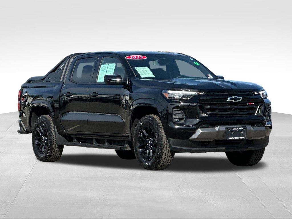 Used 2025 Chevrolet Colorado Z71 w/ Midnight Edition image 7