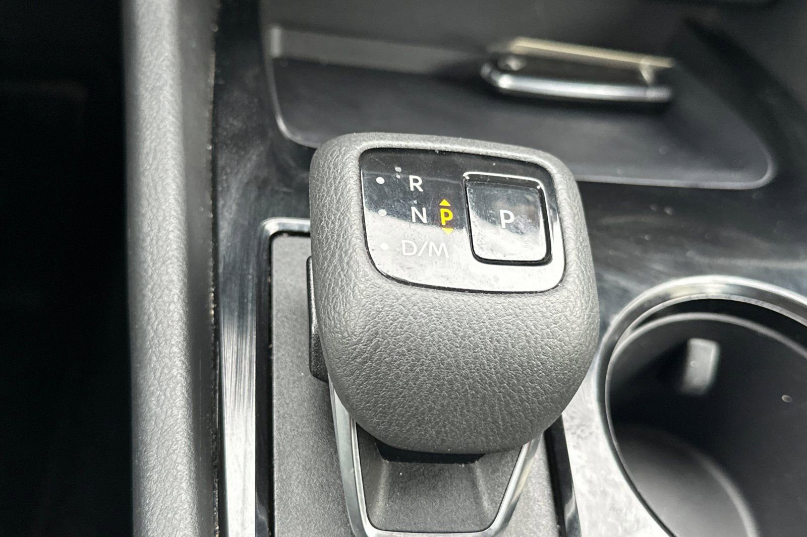 Used 2023 Nissan Rogue SV image 24