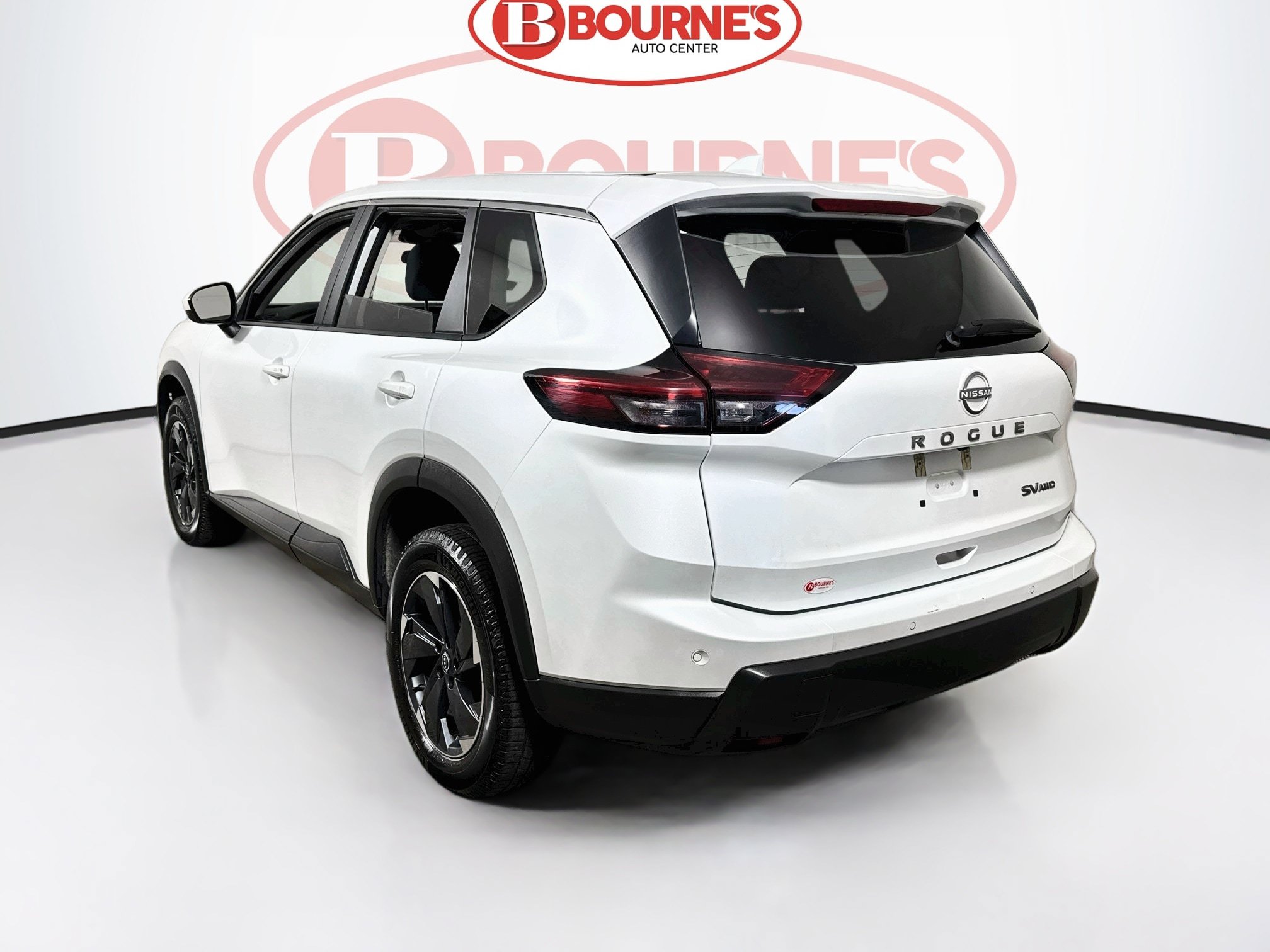 Used 2024 Nissan Rogue SV AWD/4WD image 7