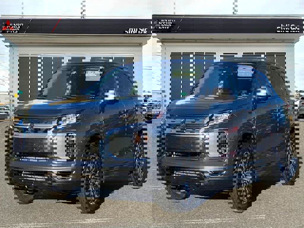 Used 2023 Mitsubishi Outlander Sport ES image 1