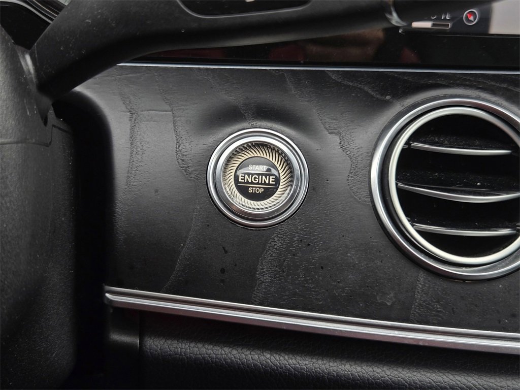 Used 2017 Mercedes-Benz E 300 image 23