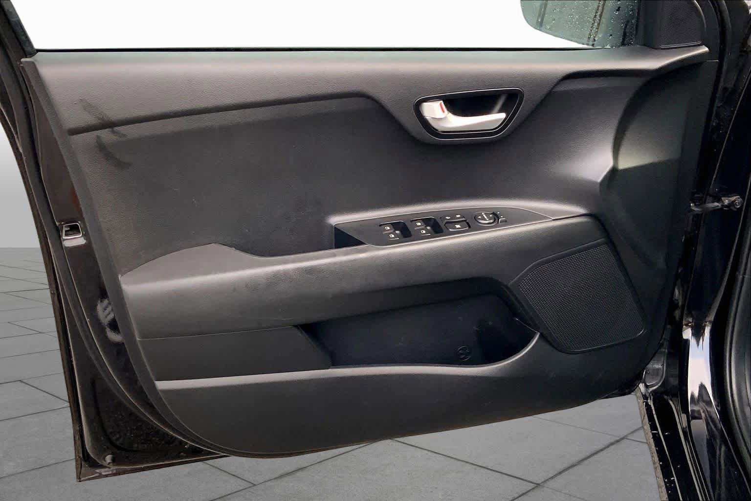 Used 2018 Kia Rio S FWD image 21