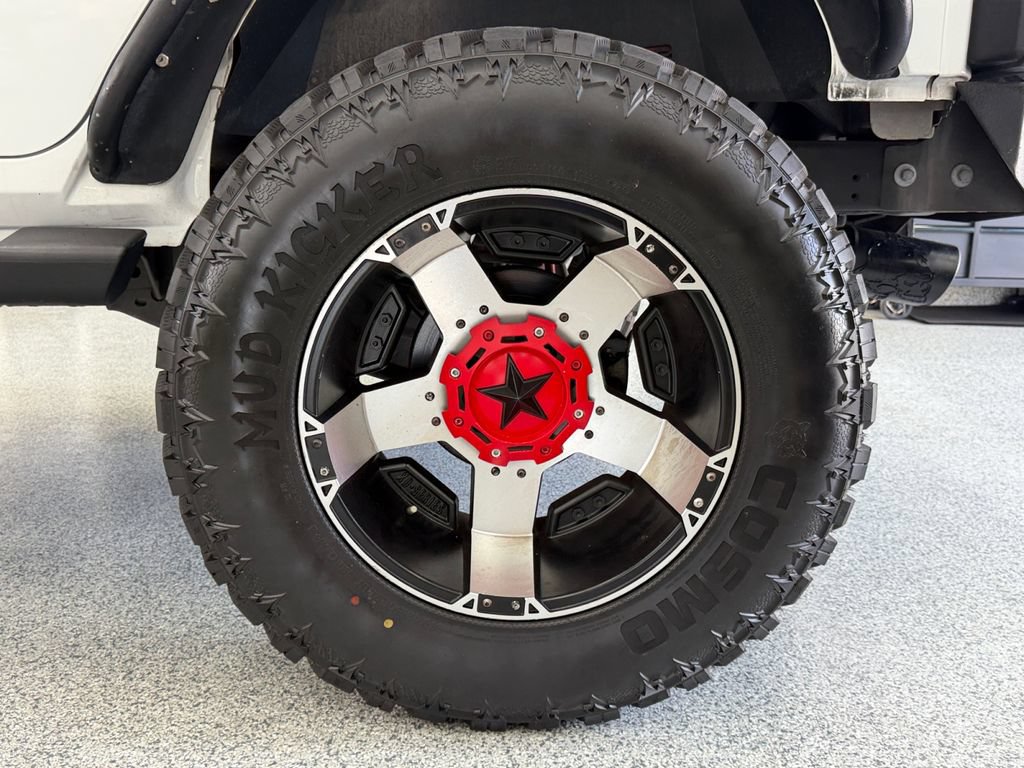 Used 2016 Jeep Wrangler Unlimited Rubicon w/ Connectivity Group AWD/4WD image 45