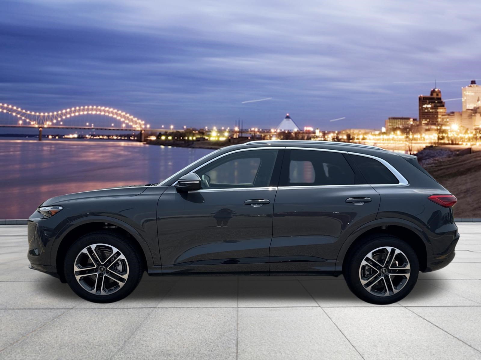 Certified 2025 Audi Q5 Premium AWD/4WD image 2