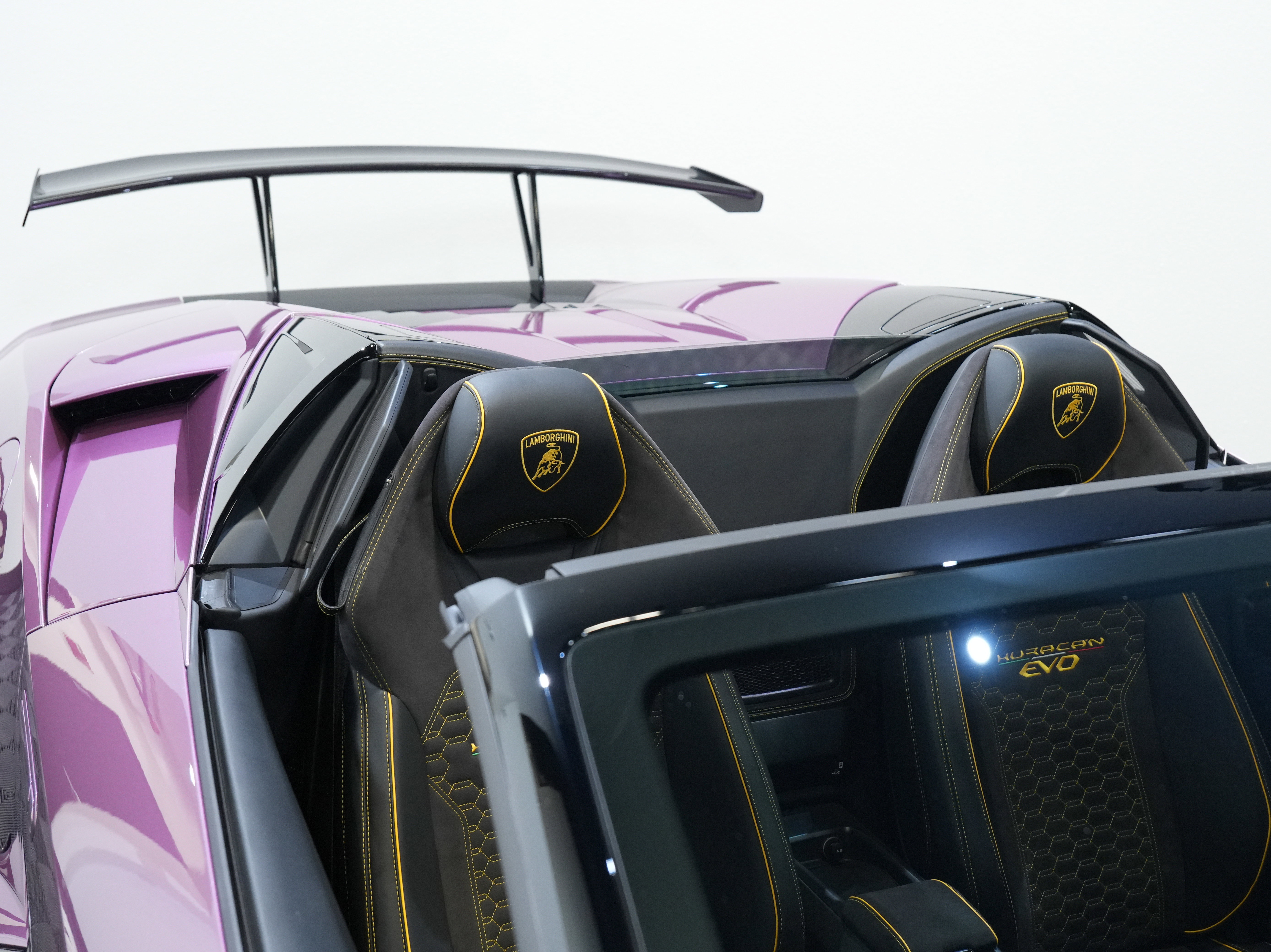 Used 2024 Lamborghini Huracan EVO image 13