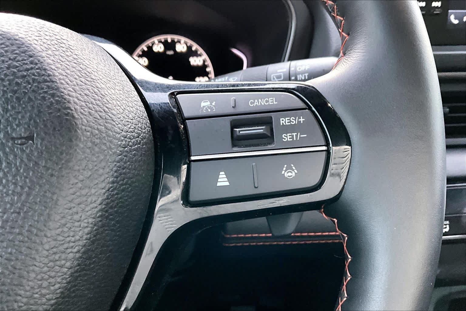 Used 2025 Honda Pilot TrailSport image 24