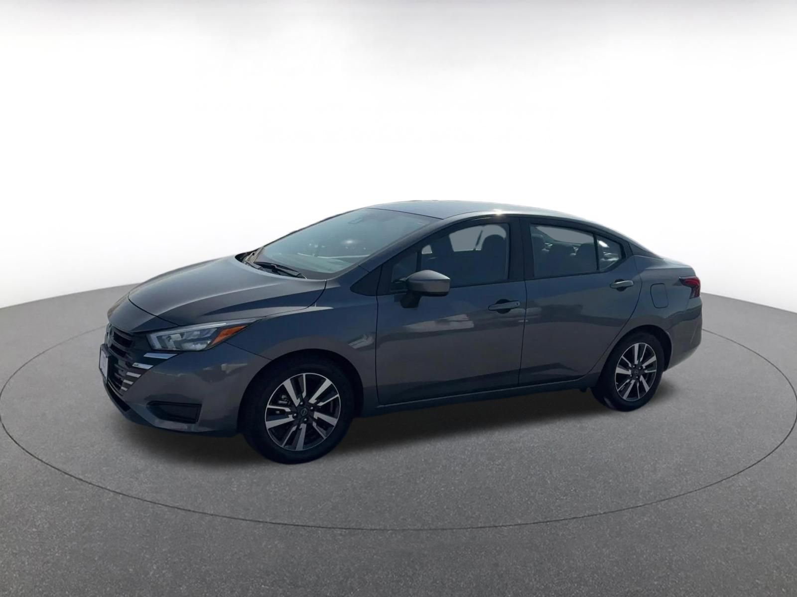 Used 2025 Nissan Versa SV image 8