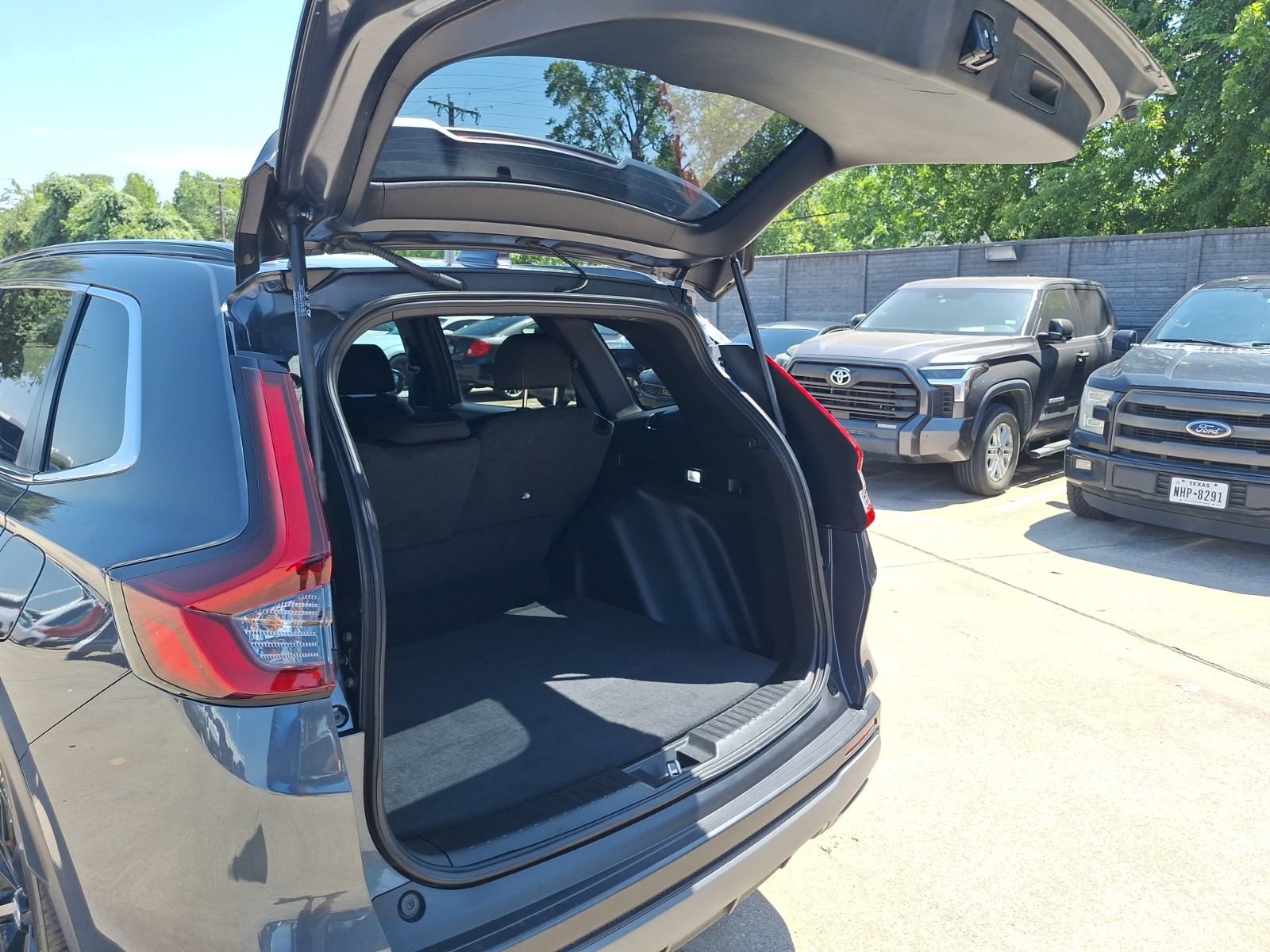 Used 2025 Honda CR-V Sport image 36
