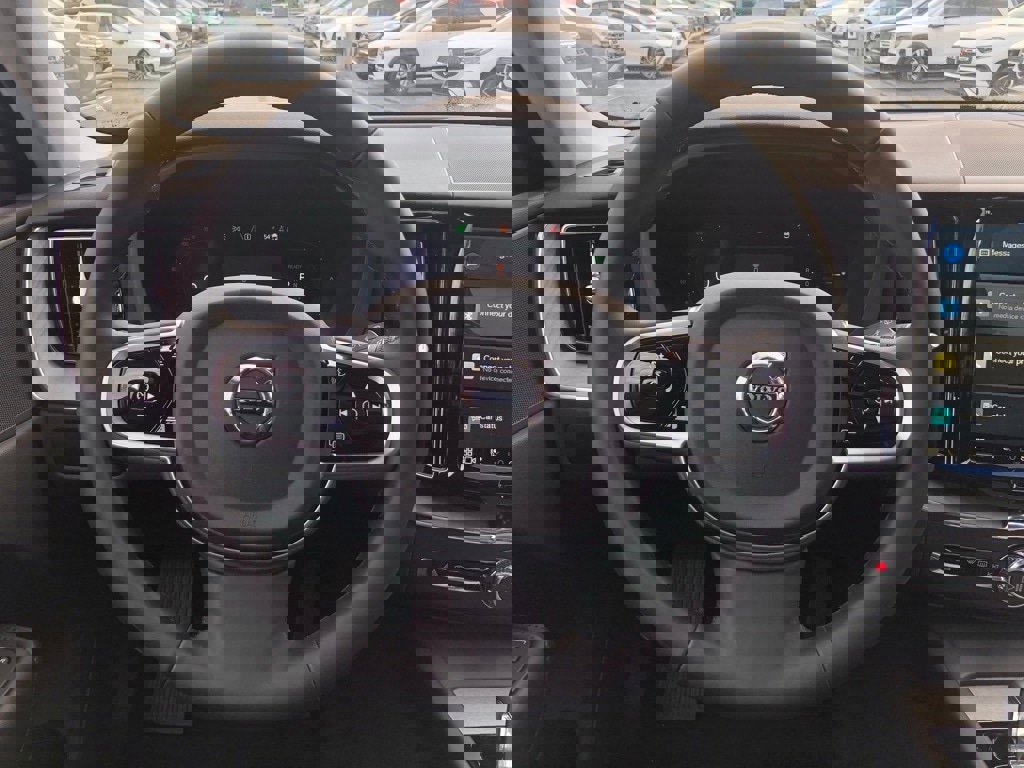 Used 2025 Volvo XC60 T8 Plus w/ Protection Package Premier image 18