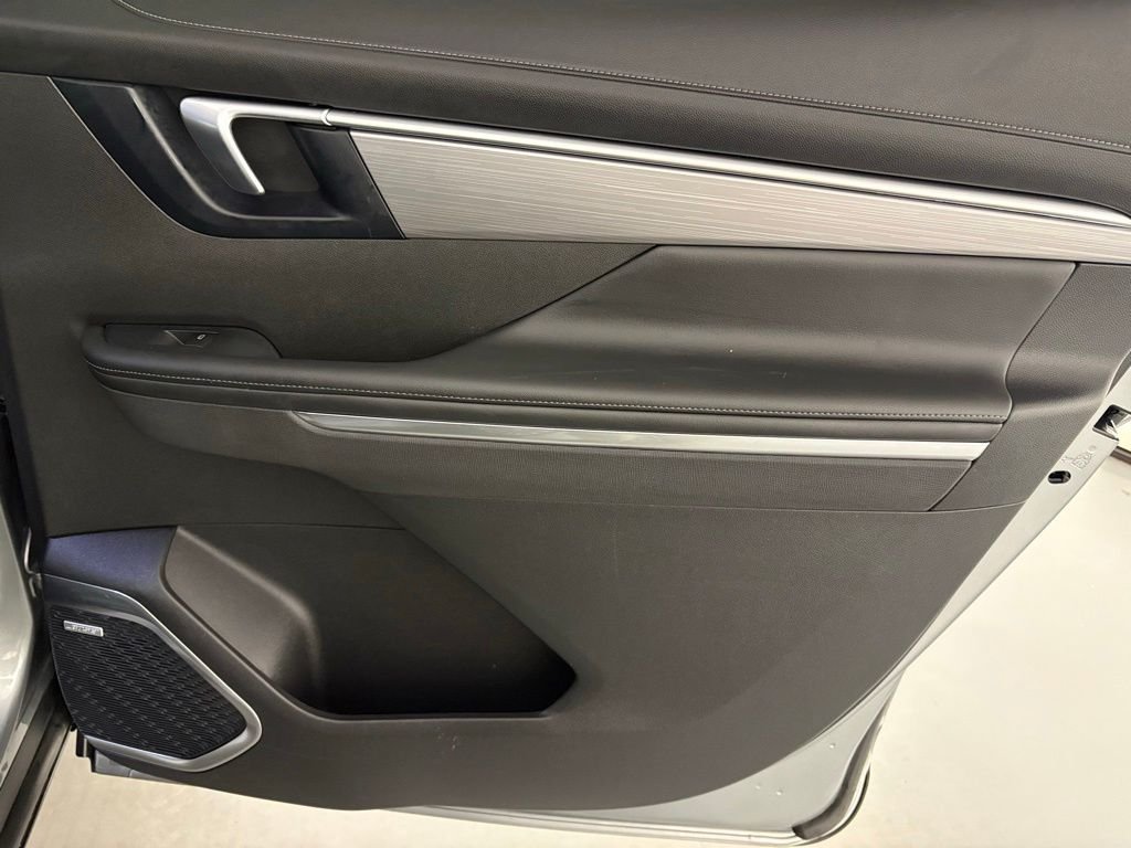 Used 2025 Buick Enclave Preferred FWD image 42