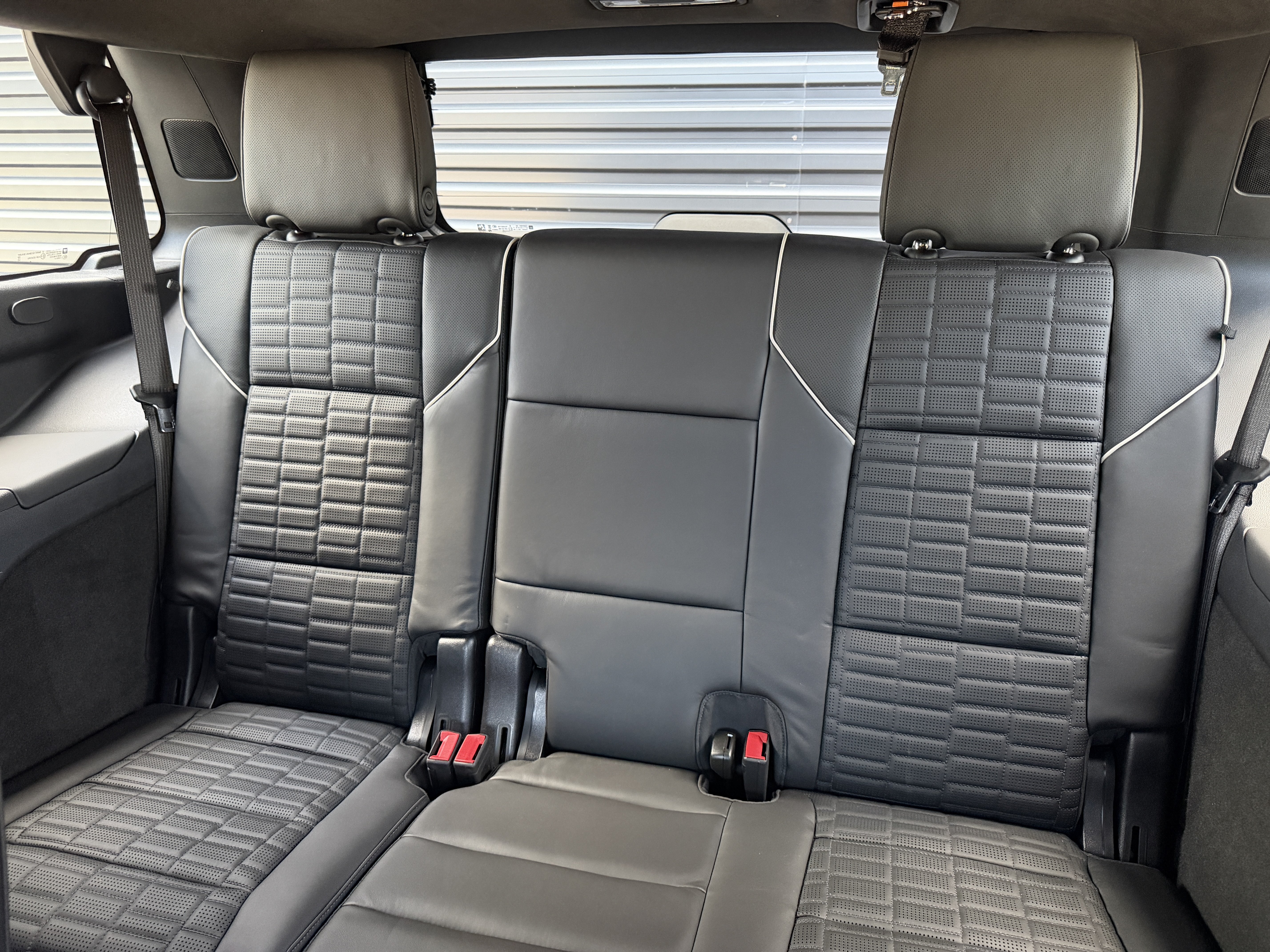 Used 2025 Cadillac Escalade V AWD/4WD image 34