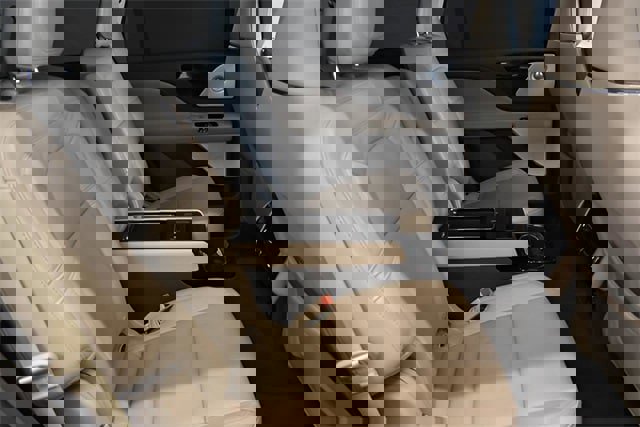 Used 2021 Lincoln Aviator Reserve w/ Equipment Group 202A image 19