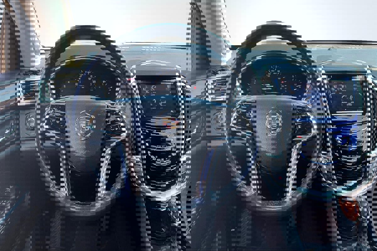 Used 2016 Cadillac SRX Luxury image 5