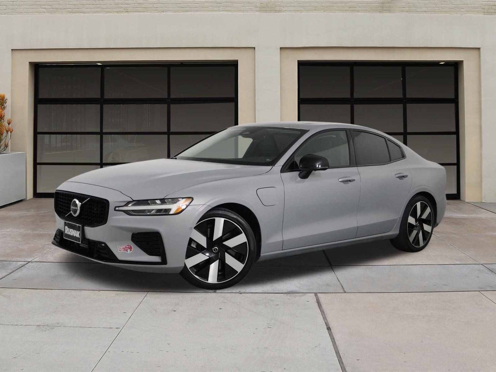 Certified 2024 Volvo S60 T8 Plus AWD/4WD image 3