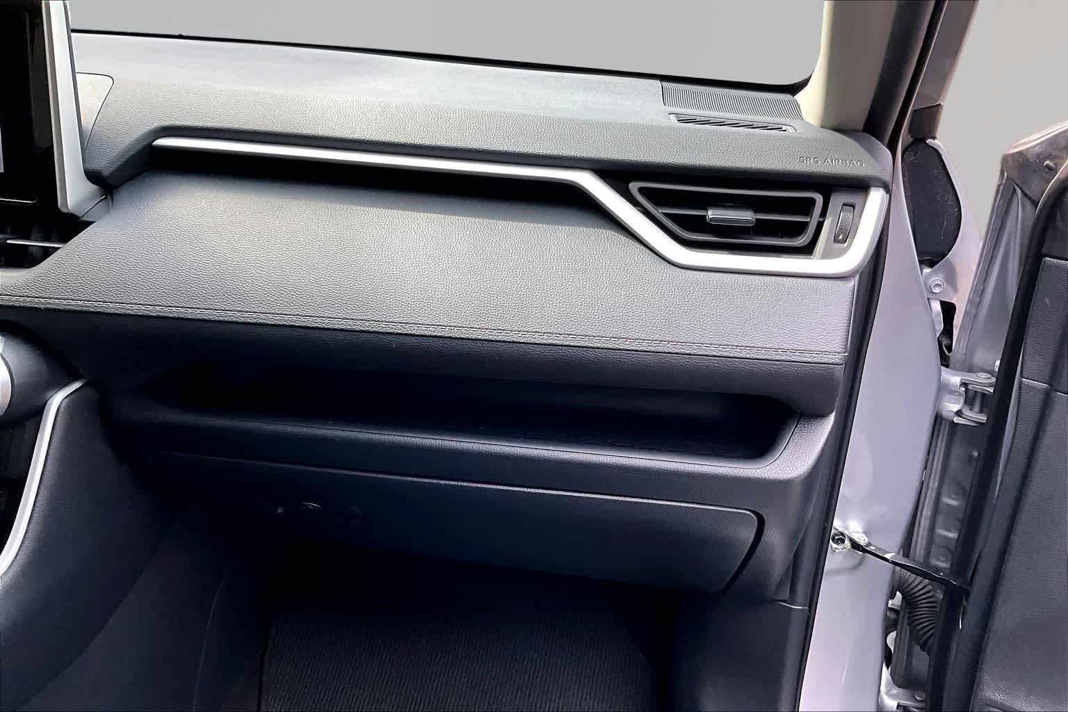 Certified 2025 Toyota RAV4 LE AWD/4WD image 19
