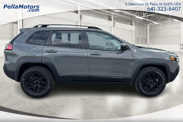 Used 2022 Jeep Cherokee Trailhawk w/ Sun, Sound & Nav Group AWD/4WD image 2