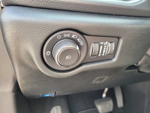 New 2026 Chrysler Pacifica Limited FWD image 25