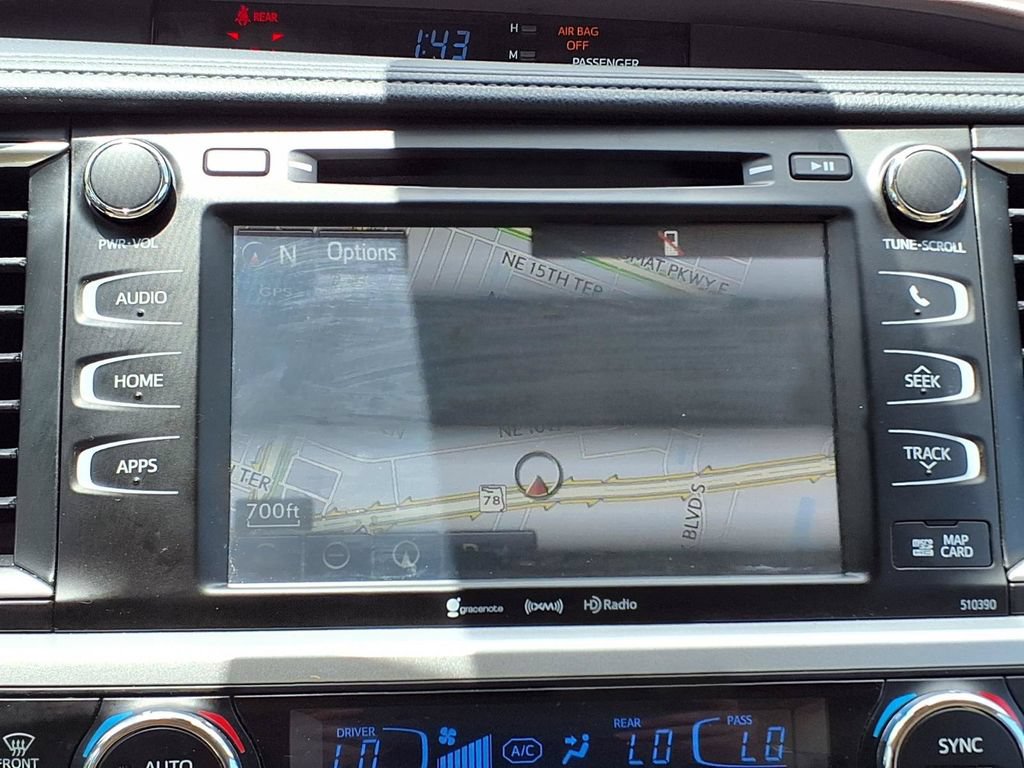 Used 2019 Toyota Highlander XLE FWD image 23