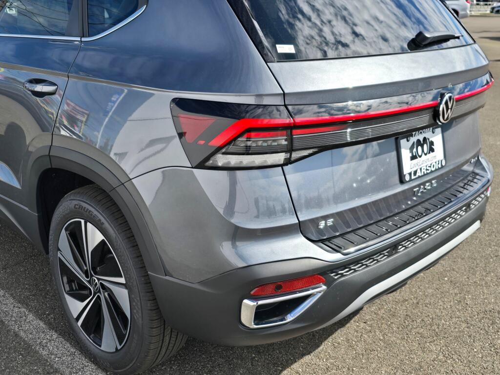 New 2026 Volkswagen Taos SE AWD/4WD image 12