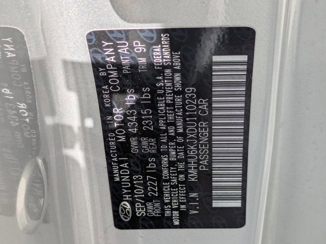 Used 2013 Hyundai Genesis 3.8 RWD image 16