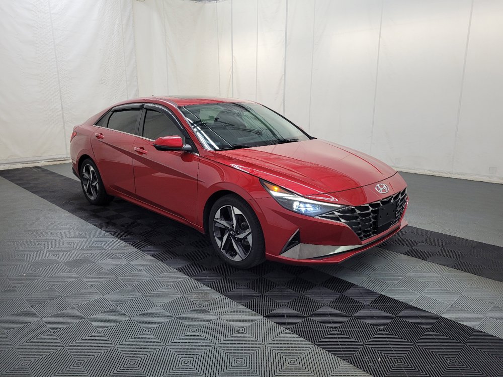 Used 2023 Hyundai Elantra Limited w/ Preferred Accessory Package FWD image 13