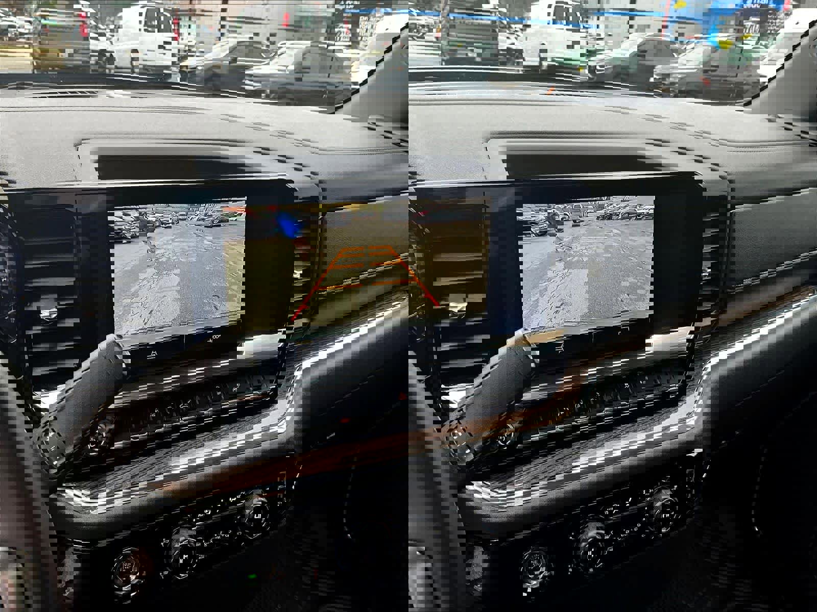 Used 2024 Chevrolet Silverado 1500 LT AWD/4WD image 19