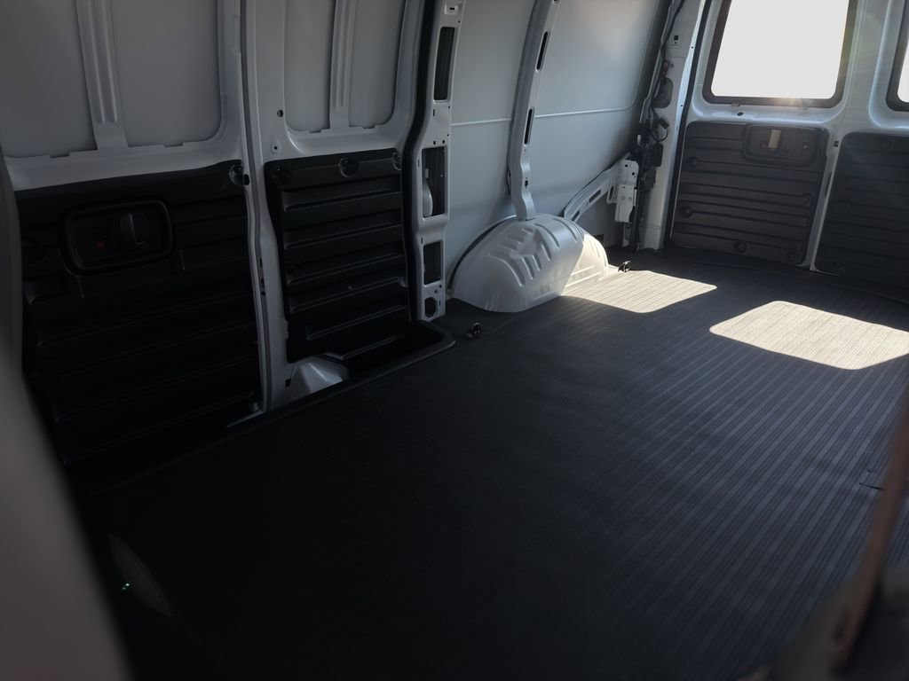 New 2026 Chevrolet Express 2500 w/ Driver Convenience Package RWD image 28