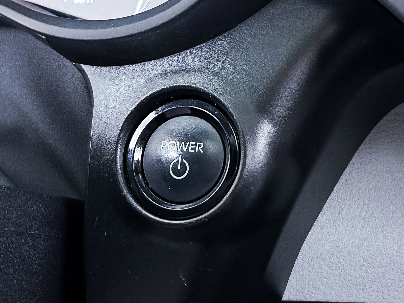 Used 2025 Toyota Sienna XLE FWD image 29