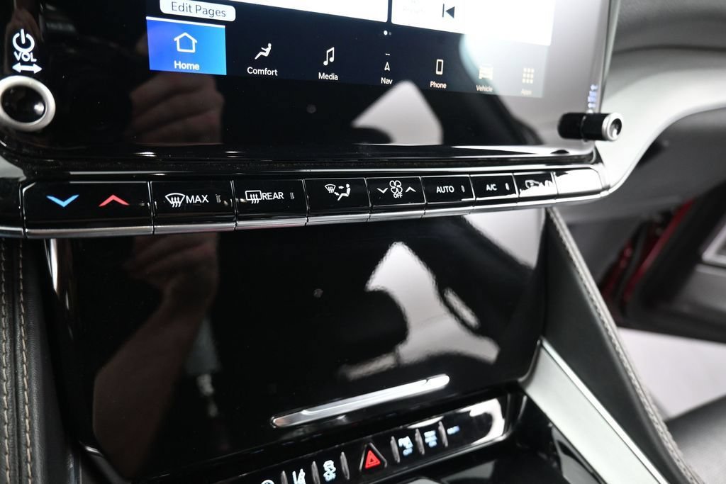 Used 2024 Jeep Wagoneer Series II AWD/4WD image 40
