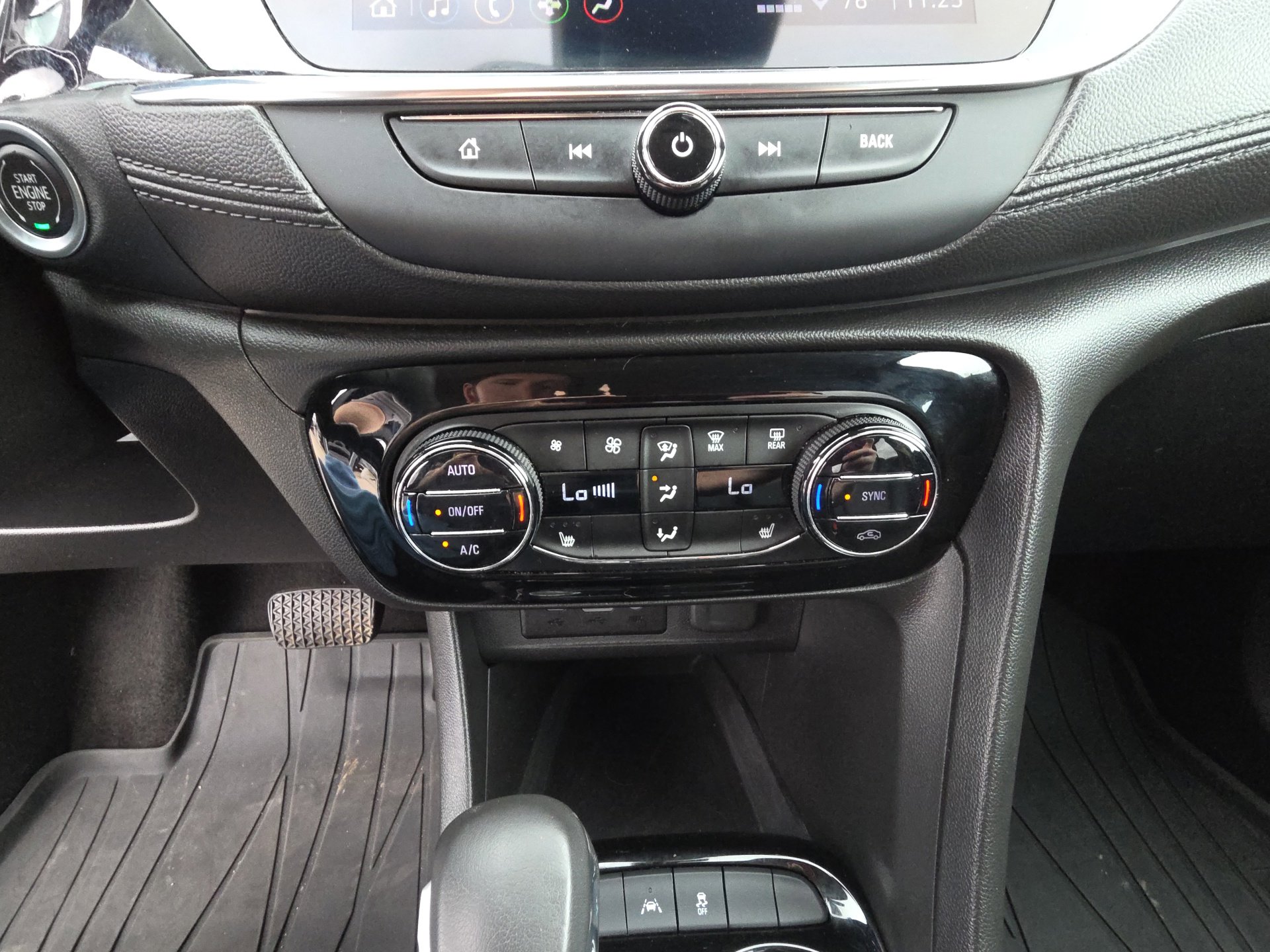 Certified 2022 Buick Encore GX Essence w/ Sport Touring Package image 23