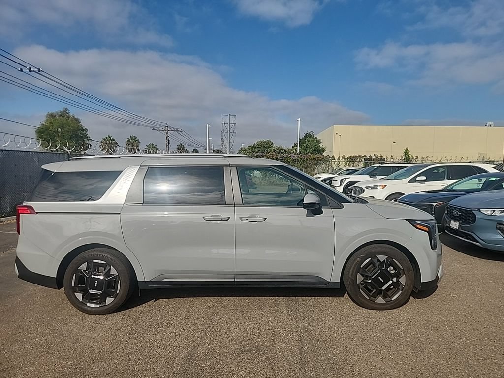 Certified 2025 Kia Carnival EX FWD image 17