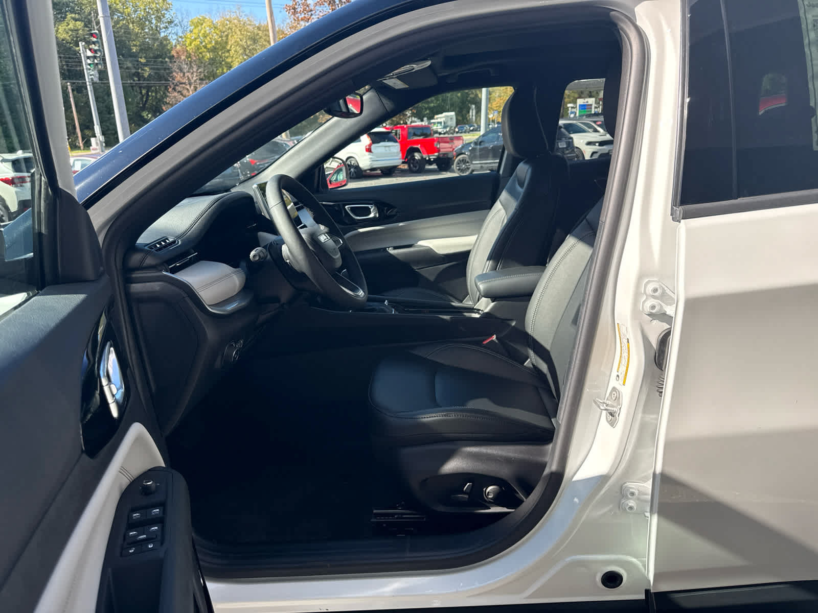 New 2026 Jeep Compass Limited w/ Sun, Sound & Navigation Group AWD/4WD image 14