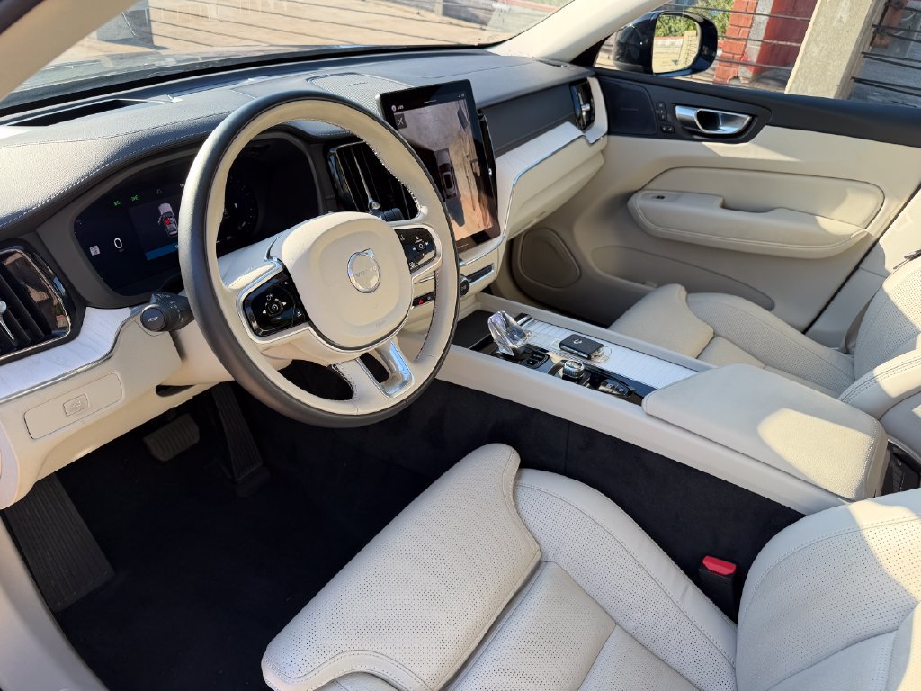 Certified 2026 Volvo XC60 B5 Ultra AWD/4WD image 8