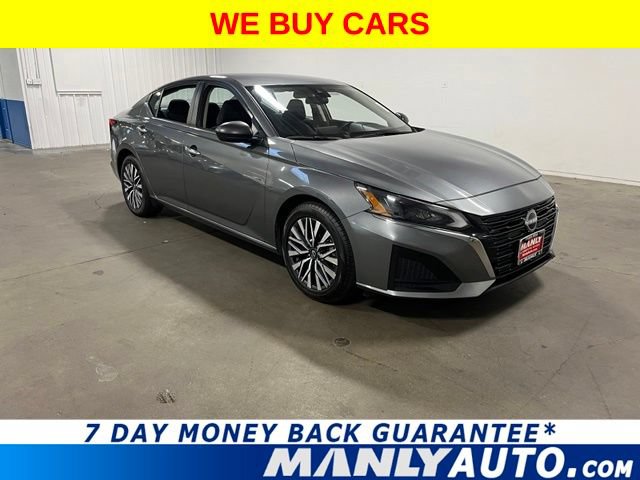 Used 2024 Nissan Altima 2.5 SV FWD image 1