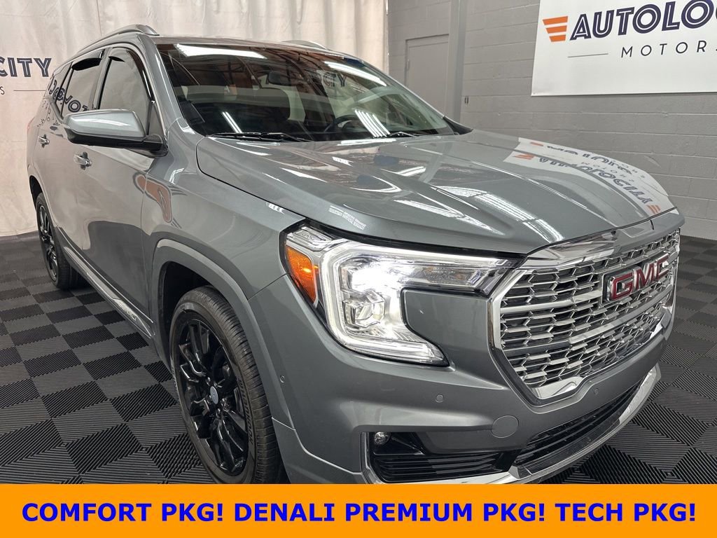 Used 2024 GMC Terrain Denali w/ Denali Premium Package AWD/4WD image 1