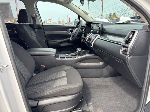 Certified 2023 Kia Sorento LX image 16