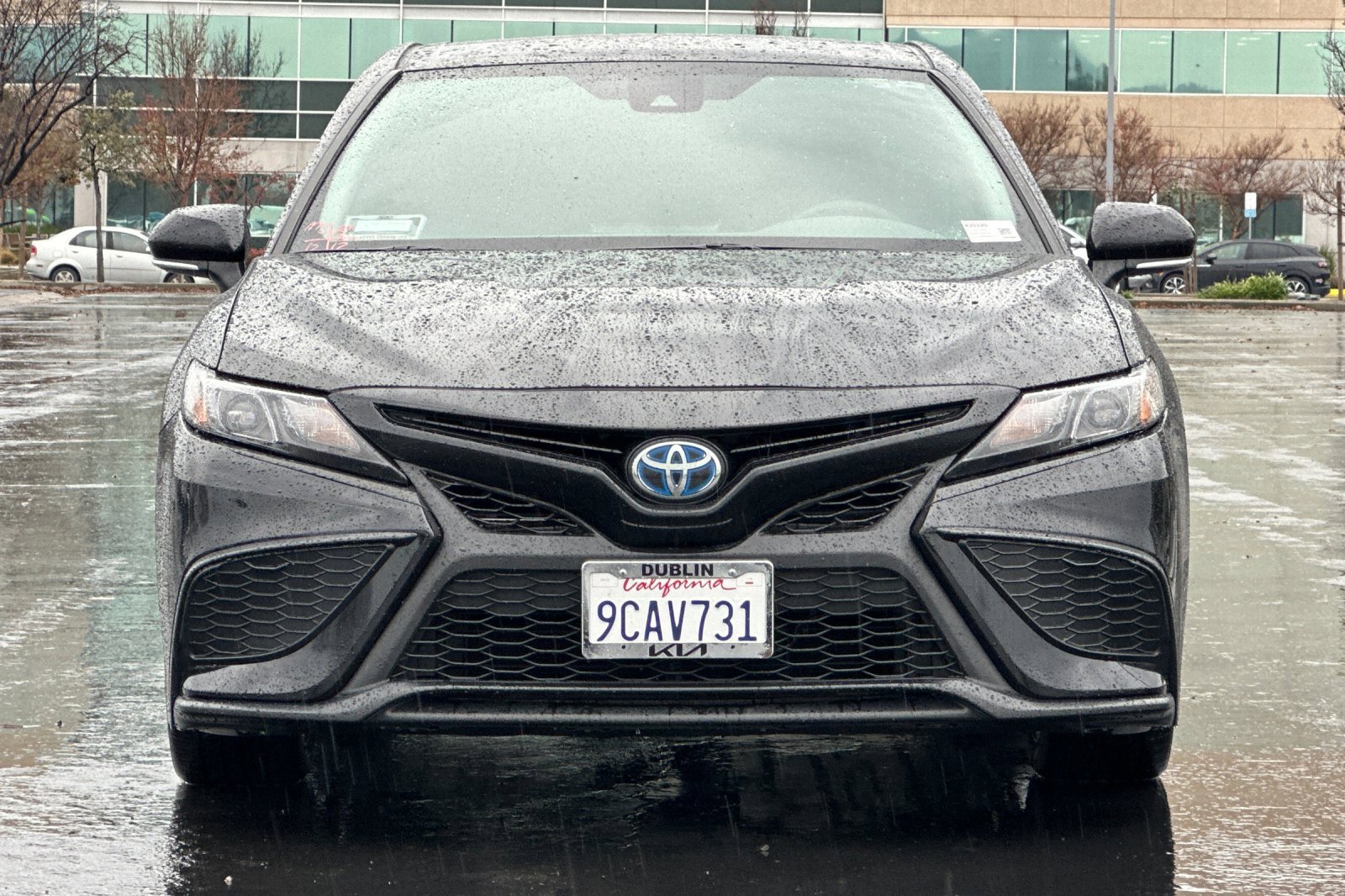 Used 2022 Toyota Camry SE image 9