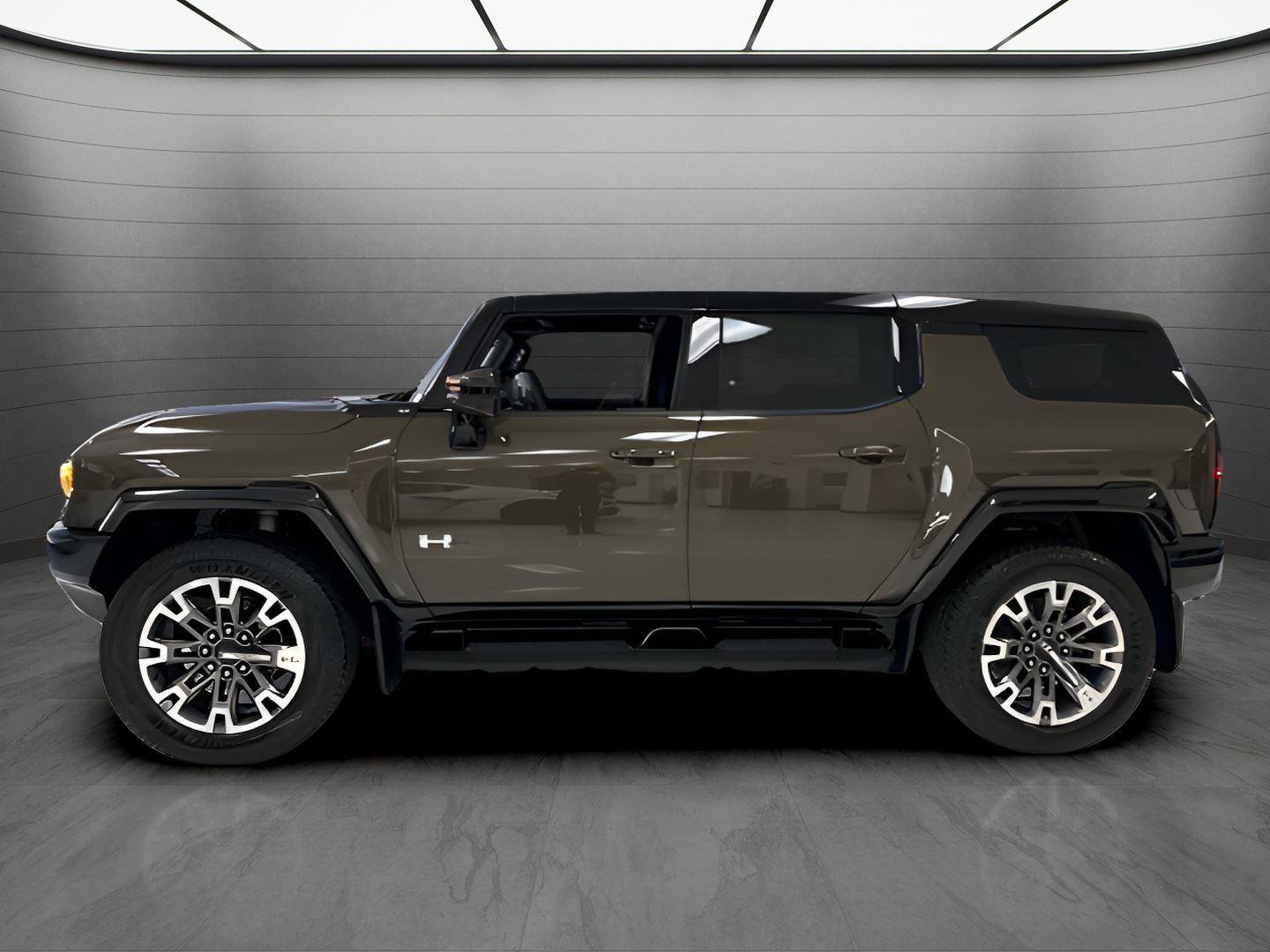 New 2025 GMC Hummer EV 3X w/ LPO, Cargo Utility Package image 2