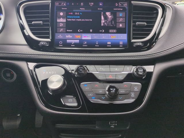 New 2027 Chrysler Pacifica Select FWD image 19