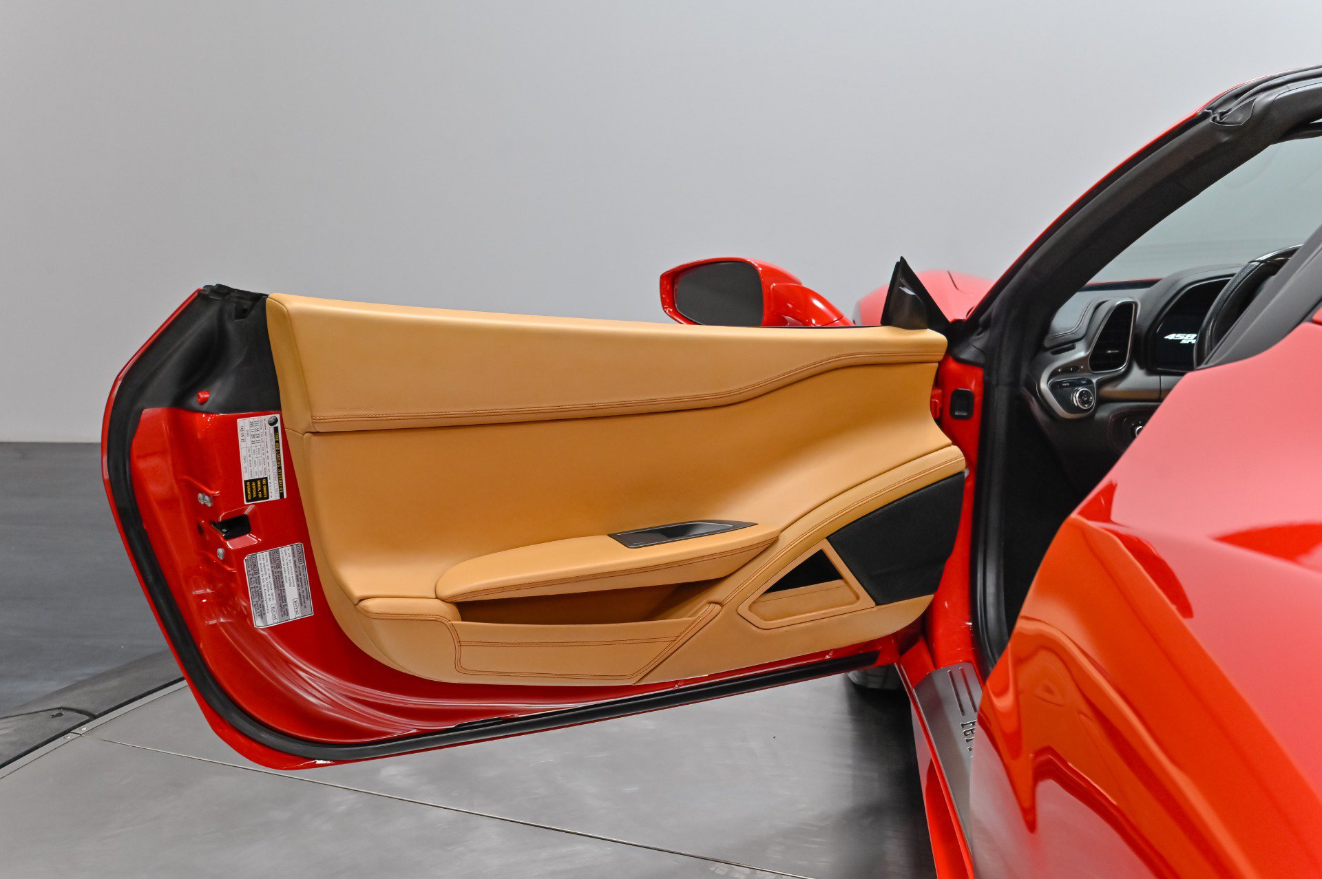 Used 2013 Ferrari 458 Spider RWD image 25