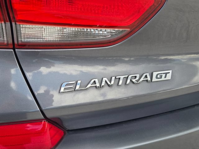 Used 2018 Hyundai Elantra GT FWD image 12