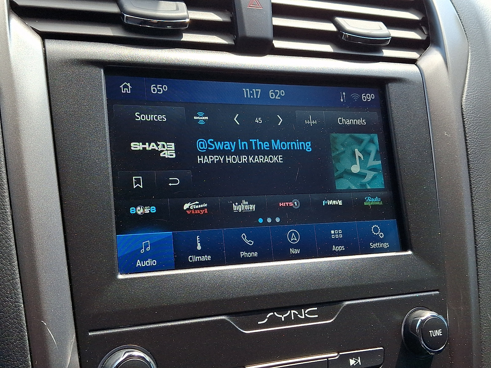 Used 2020 Ford Fusion SE FWD image 20