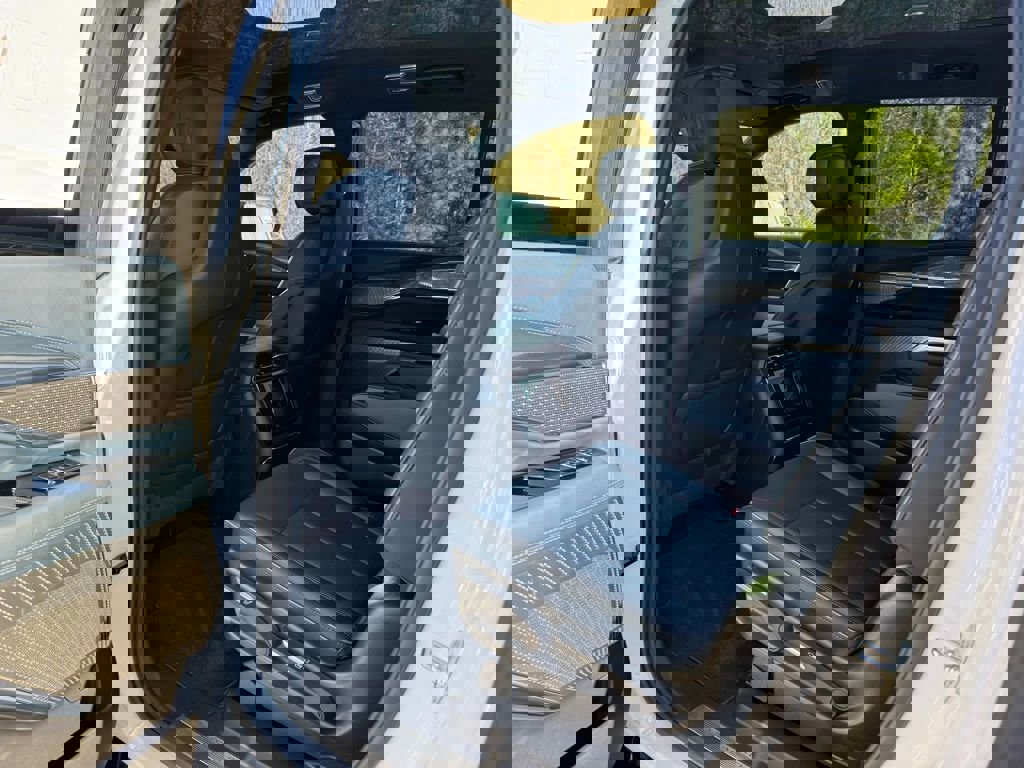 New 2025 Cadillac Escalade IQ Luxury 2 image 24