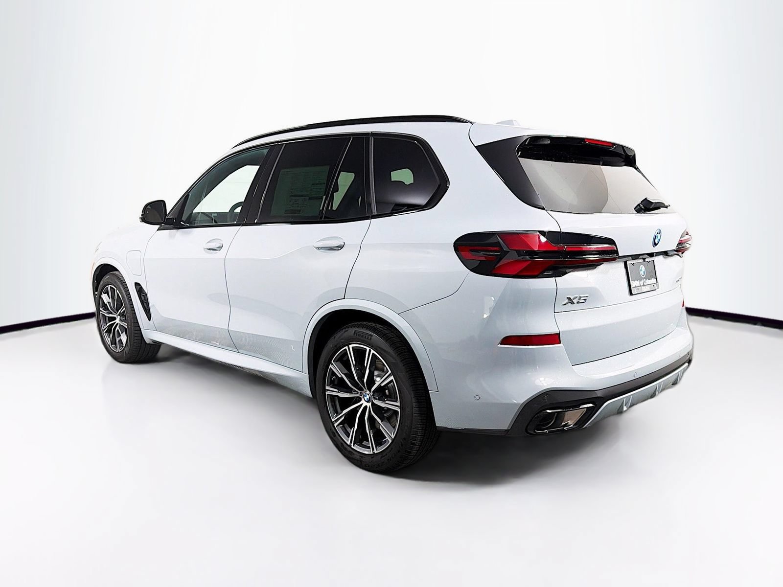 New 2026 BMW X5 xDrive50e w/ M Sport Package AWD/4WD image 5