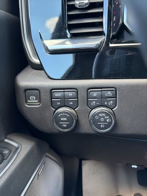 Used 2023 Chevrolet Silverado 1500 High Country image 15