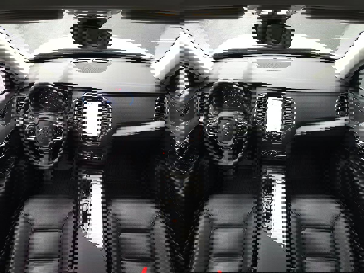 Used 2024 Volvo XC90 B5 Core w/ Climate Package image 10