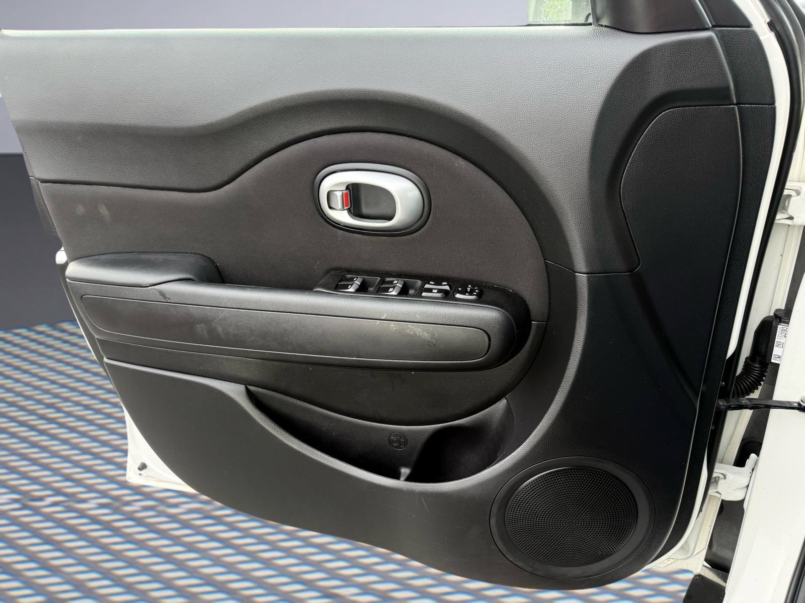 Used 2018 Kia Soul + FWD image 21
