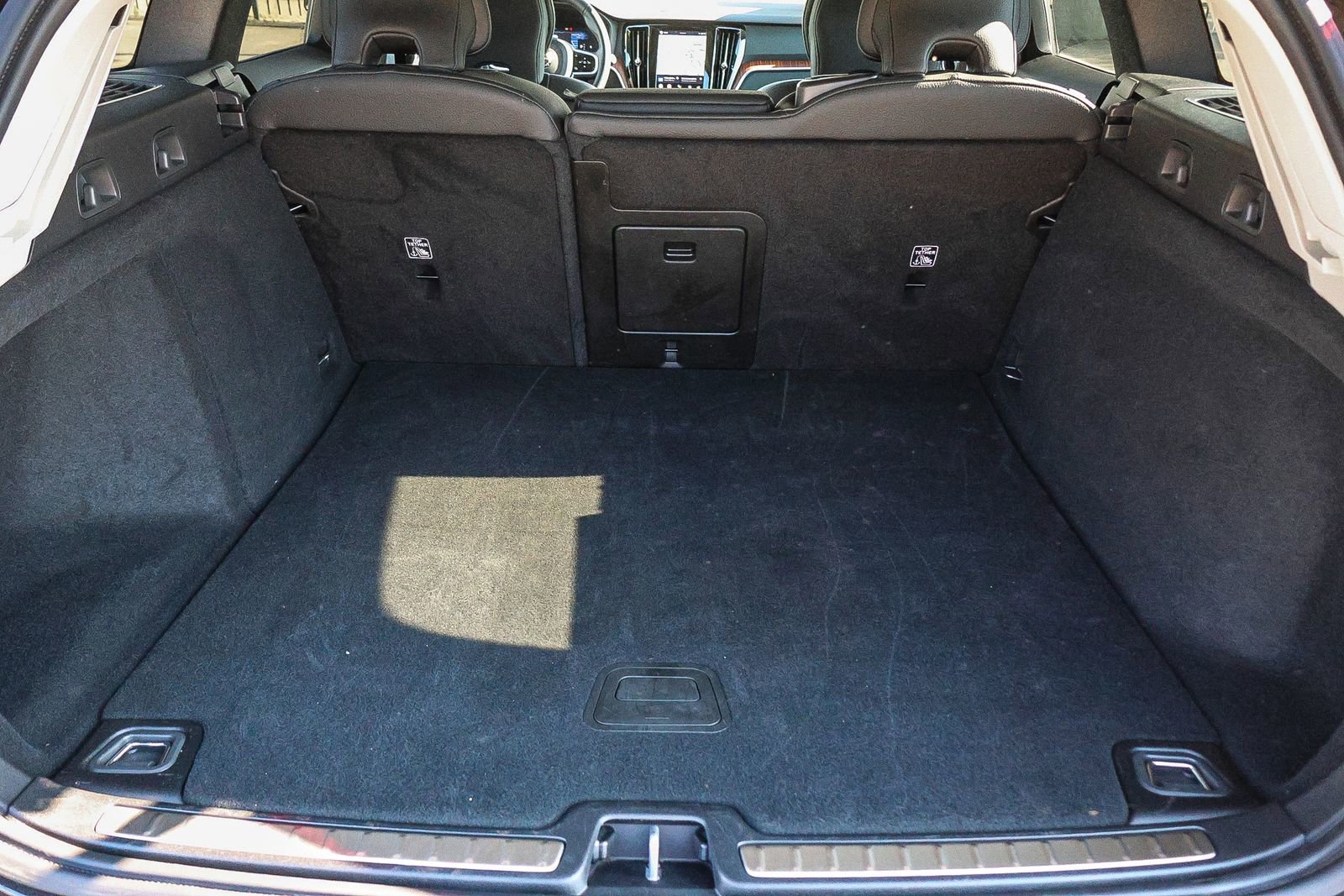 Used 2025 Volvo V60 B5 Cross Country Plus image 26