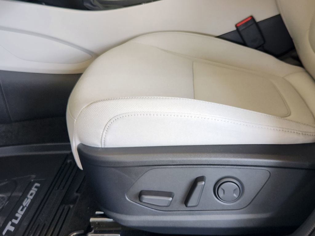 New 2026 Hyundai Tucson SEL FWD image 17
